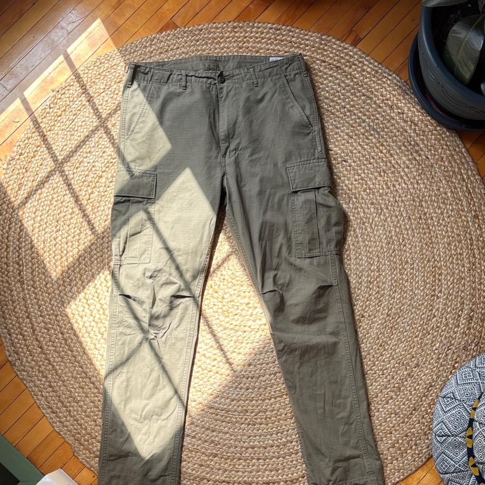 Men's Olive Cargo Pants - Classic Utility Style